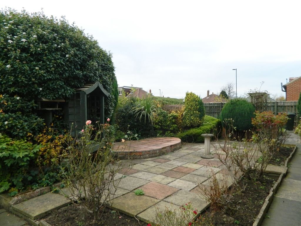 property details for 61 hutton lane guisborough ts14 8an - zoopla