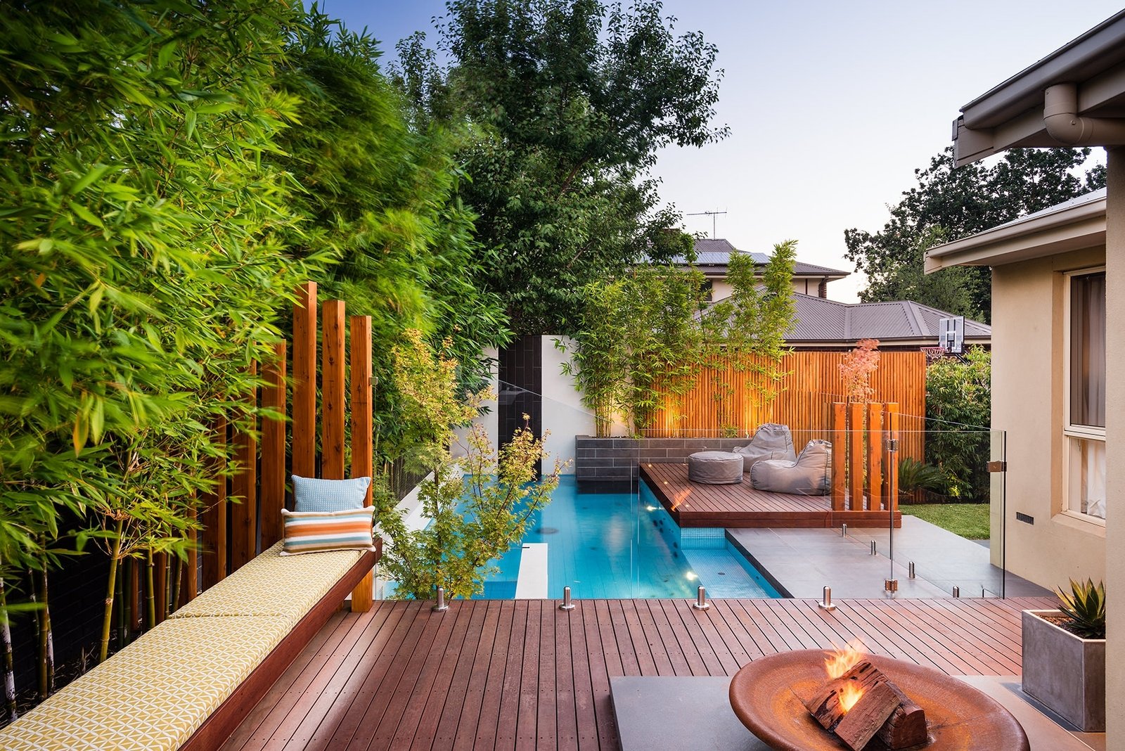 small backyard patio courtyard urban decking ideas designs plaza garden