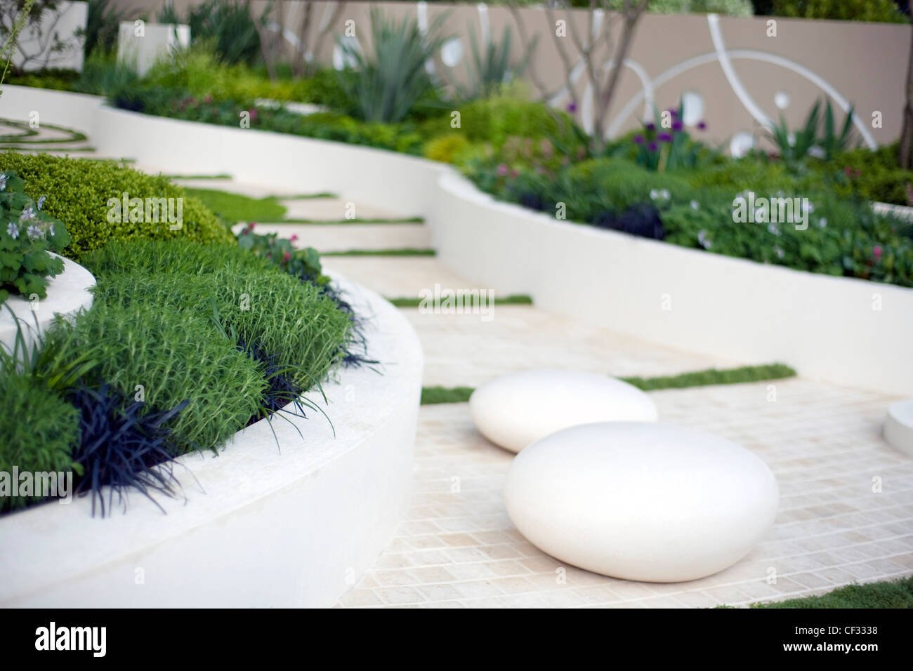 chelsea flower show the cancer research uk garden, designer robert