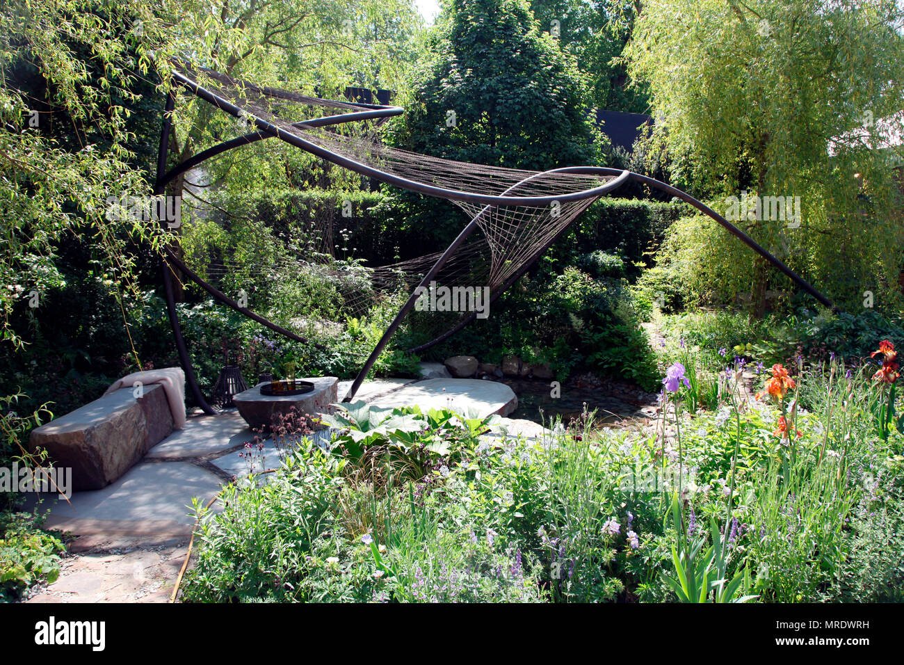 the wedgwood garden, show garden by jo thompson, rhs chelsea flower