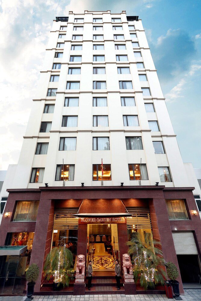 flower garden hotel | qantas hotels