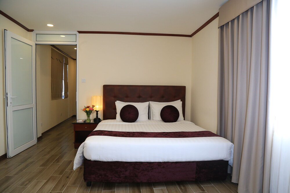 flower garden hotel | qantas hotels
