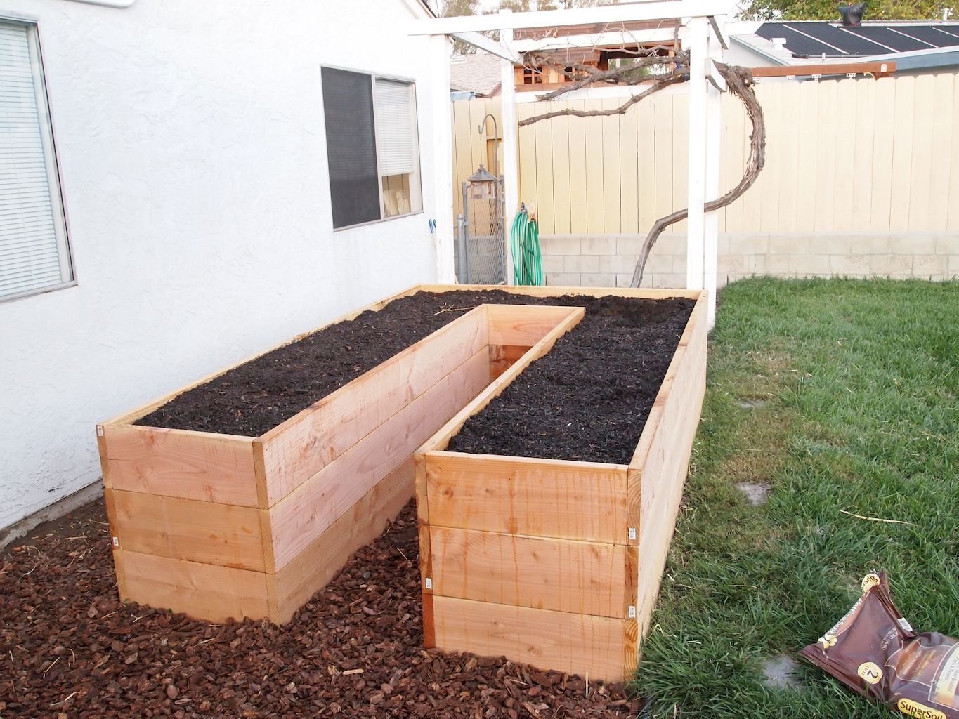 pin by chantal roy on plants | raised garden beds, diy raised garden