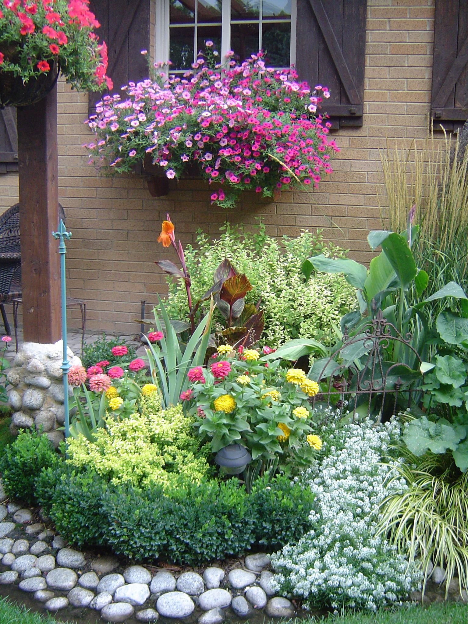 colorful garden borderlike white stone border | gardening | small