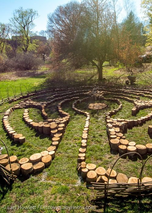 labyrinth garden, spiritual garden, labyrinth