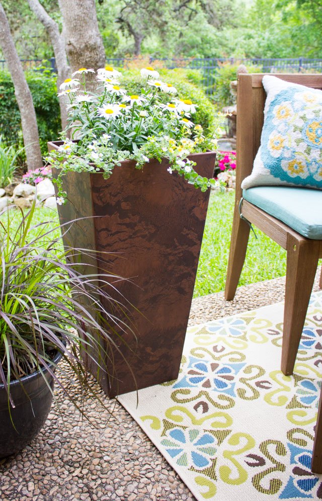 7 easy outdoor patio decorating ideas - design improvised