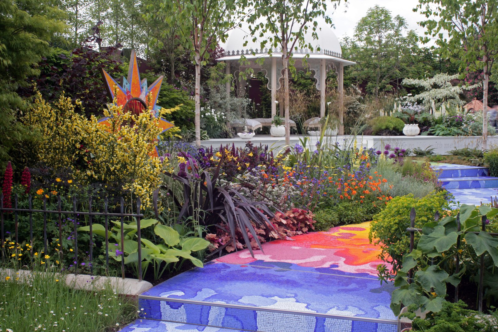 17 weird and wonderful gardens from rhs chelsea - the english garden