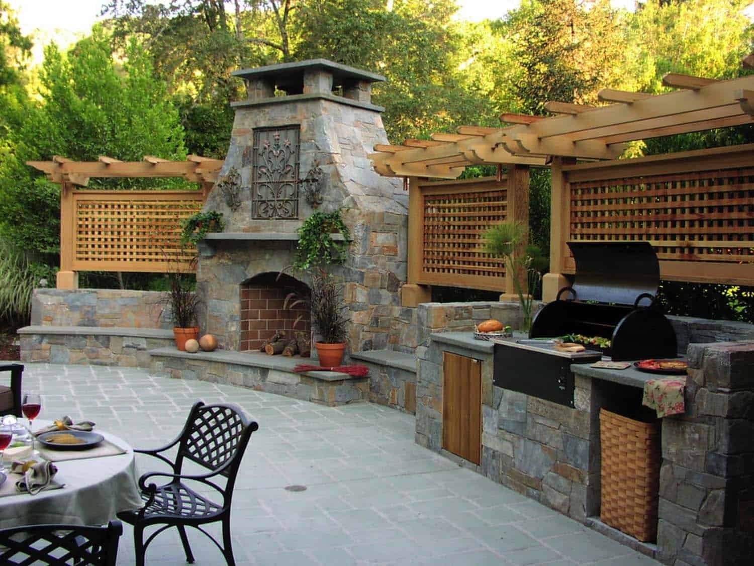 44 traditional outdoor patio designs to capture your imagination
