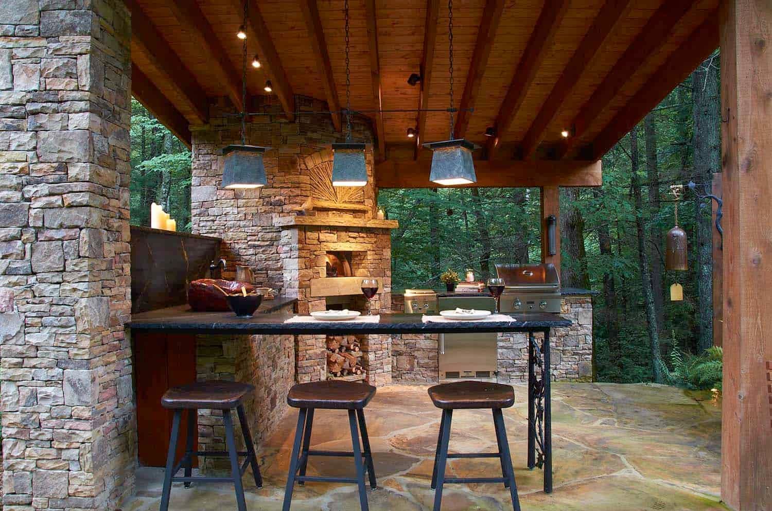 20+ spectacular outdoor kitchens with bars for entertaining