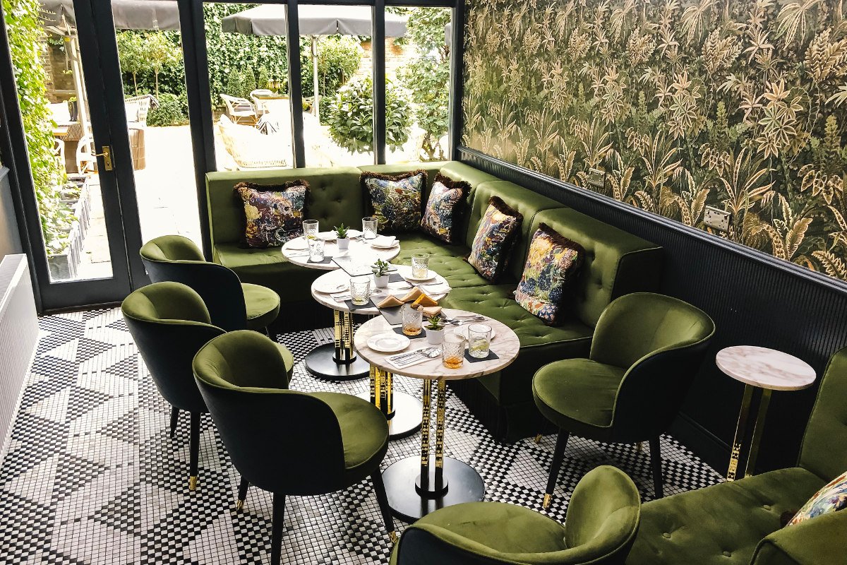 review: the academy london hotel - travelwithmassi