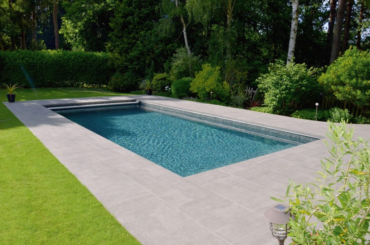 luxe one piece fiberglass swimming pools | paramount pools