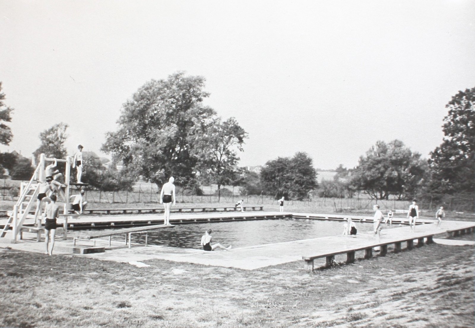 swimming pool in lea valley | leisure and tourist